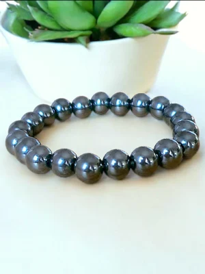 Bracelet Fantaisie Effet Pierre Hématite – Sobriété & Élégance Métallique